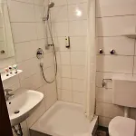 Hotel Martins Klause Airport Messe - Free Parking - Self Check-in Available 3*