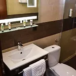 Martins Klause Airport Messe - Free Parking - Self Check-in Available 3*