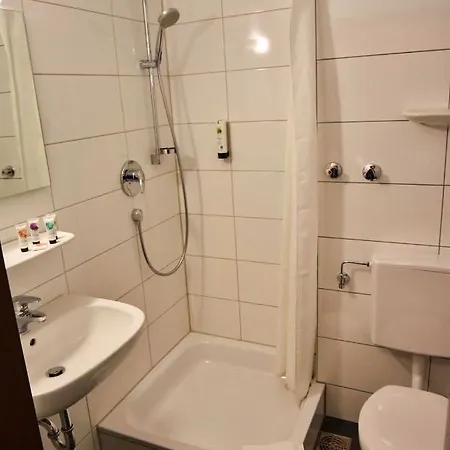 ホテル Martins Klause Airport Messe - Free Parking - Self Check-in Available 3*