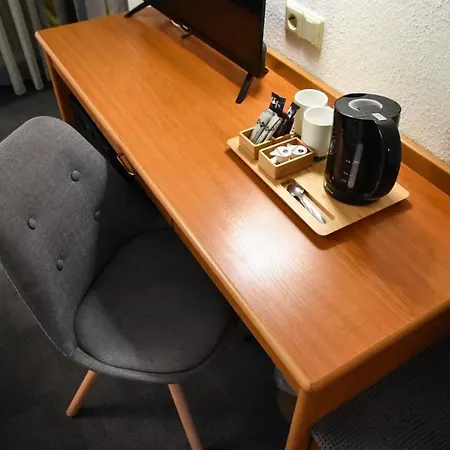 Martins Klause Airport Messe - Free Parking - Self Check-in Available 3* ラインフェルデン＝エヒターディンゲン