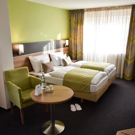 Martins Klause Airport Messe - Free Parking - Self Check-in Available ホテル 3*