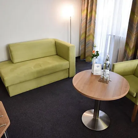 Martins Klause Airport Messe - Free Parking - Self Check-in Available 3* ラインフェルデン＝エヒターディンゲン