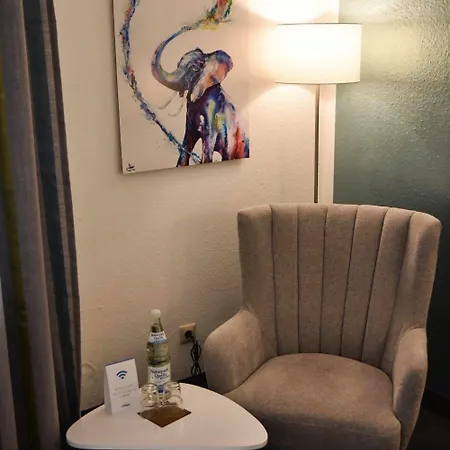 ホテル Martins Klause Airport Messe - Free Parking - Self Check-in Available 3*