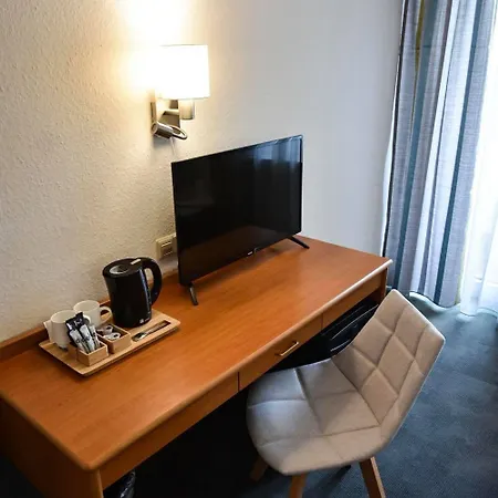 Martins Klause Airport Messe - Free Parking - Self Check-in Available ホテル 3*