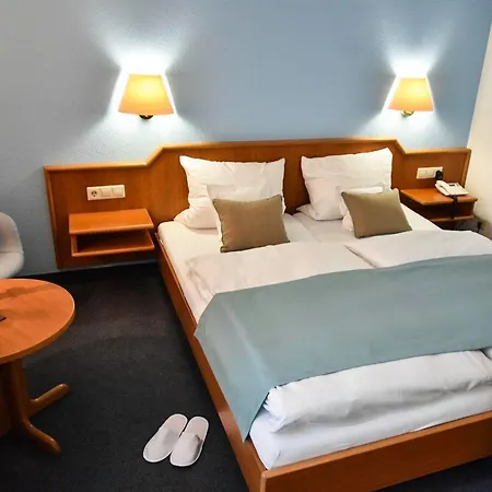 ホテル Martins Klause Airport Messe - Free Parking - Self Check-in Available 3*