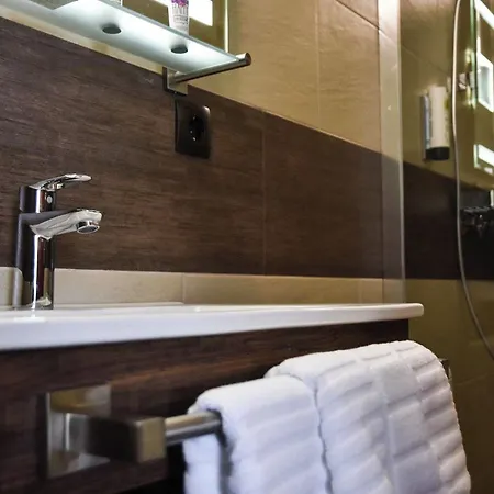 Martins Klause Airport Messe - Air Conditioning - Self Check-in Available Hotel