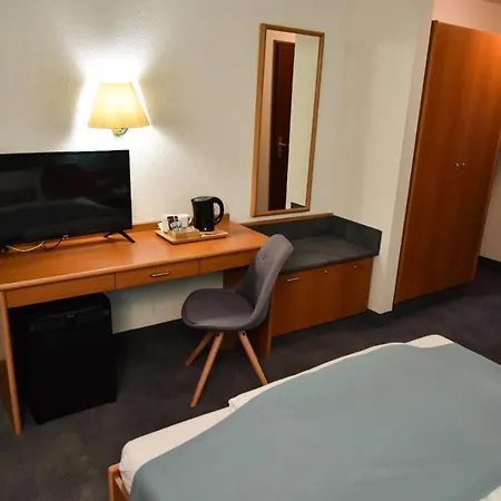 ホテル Martins Klause Airport Messe - Free Parking - Self Check-in Available ラインフェルデン＝エヒターディンゲン