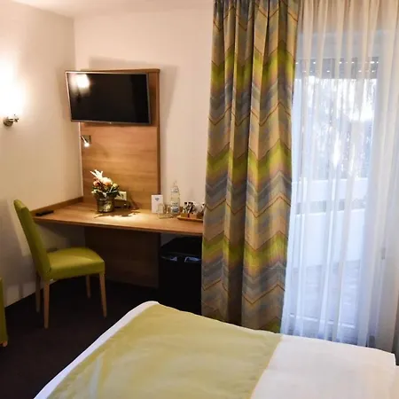 ホテル Martins Klause Airport Messe - Free Parking - Self Check-in Available 3*