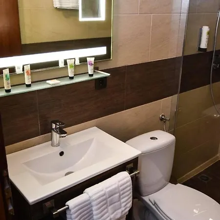 Martins Klause Airport Messe - Free Parking - Self Check-in Available 3*