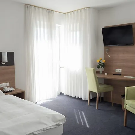 Martins Klause Airport Messe - Free Parking - Self Check-in Available ラインフェルデン＝エヒターディンゲン